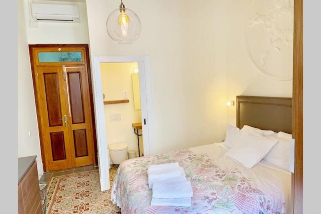 דירות סיטגס Cozy Studio With Balcony In The Best Place מראה חיצוני תמונה