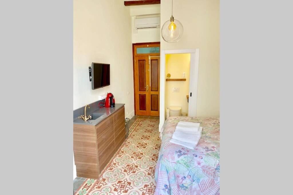 דירות סיטגס Cozy Studio With Balcony In The Best Place מראה חיצוני תמונה